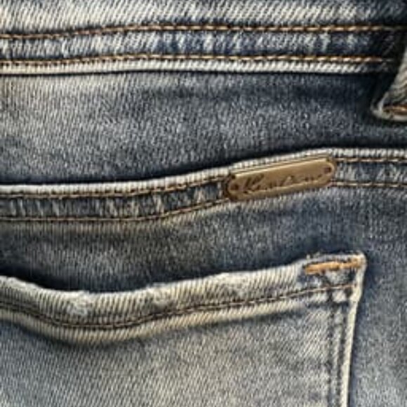 Like new condition size 25 women’s ankle skinny jeans. - Picture 7 of 7